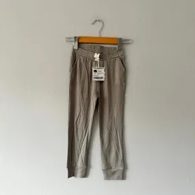 Kate Quinn / Pocket urban jogger | cape cottage / 4T / New with tag